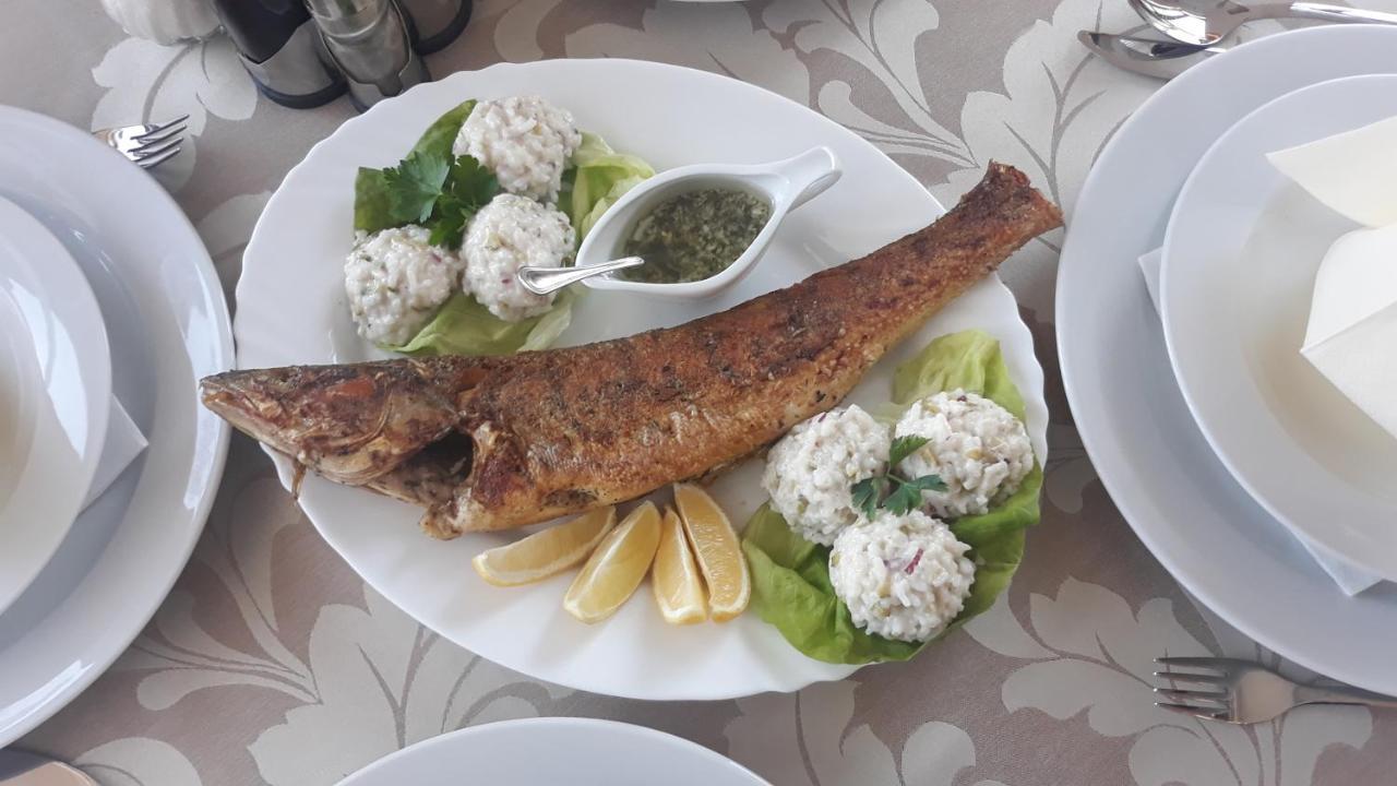 Prenociste I Restoran Ihthis Bajina Basta Exteriér fotografie